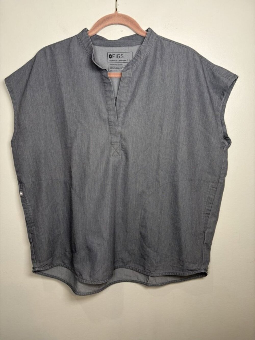 FIGS Rafaela Oversized Scrub Top Women's Size Large Gray Healthcare Nurse